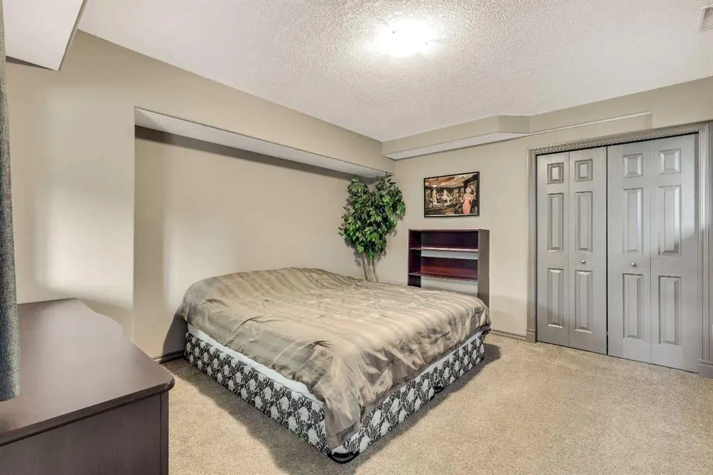 943 Bayside Drive SW