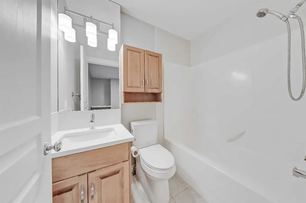 512 56 Avenue SW, #1