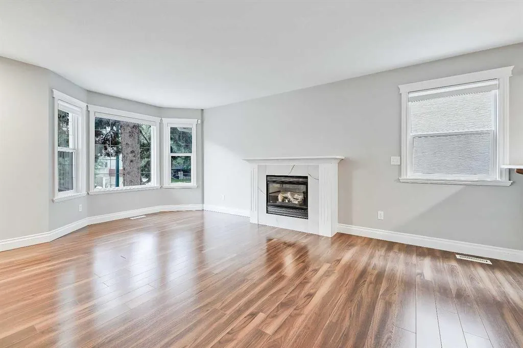 512 56 Avenue SW, #1