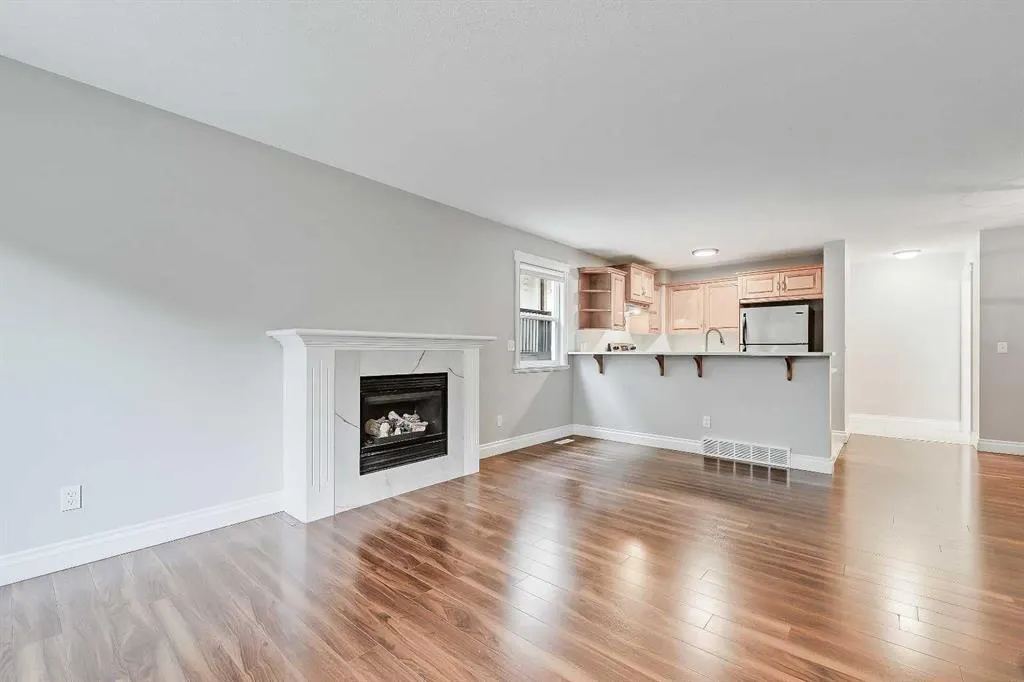 512 56 Avenue SW, #1