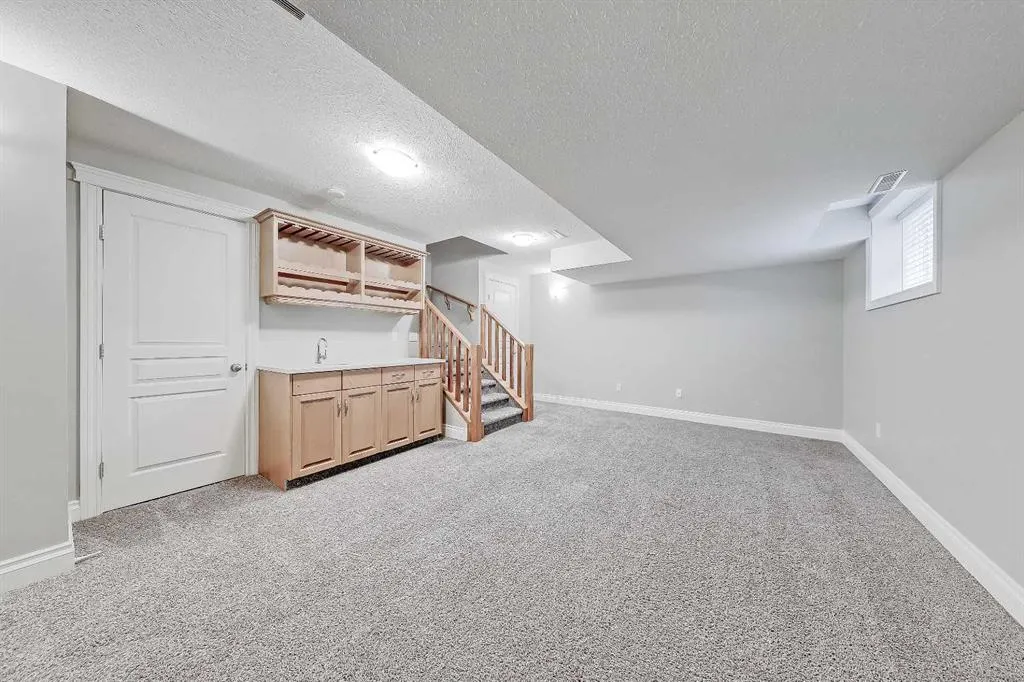 512 56 Avenue SW, #1