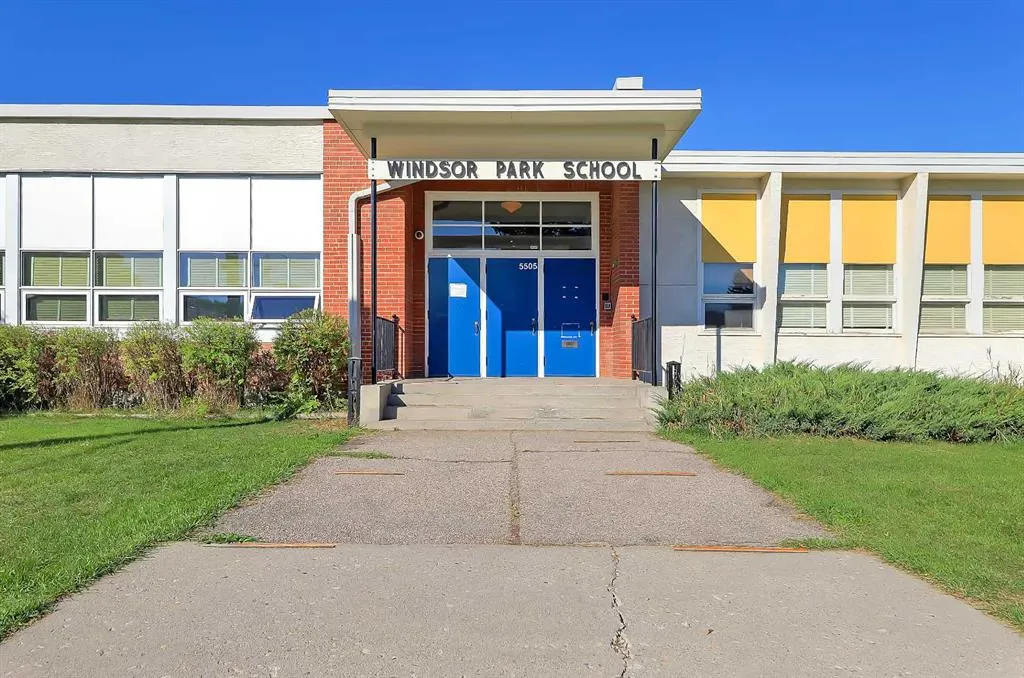 512 56 Avenue SW, #1