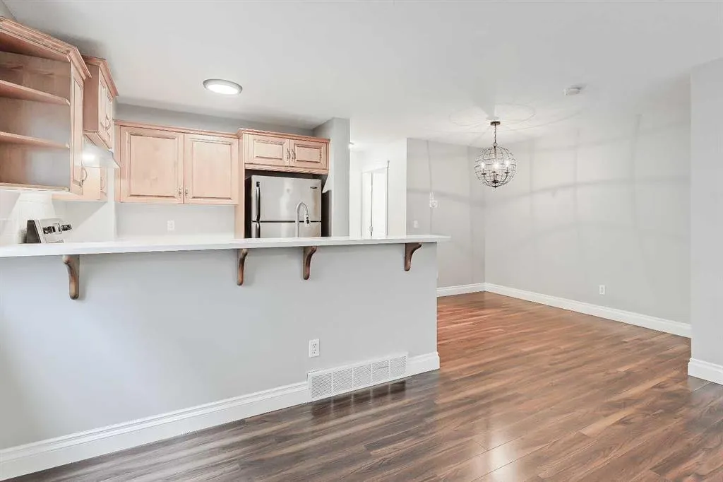 512 56 Avenue SW, #1