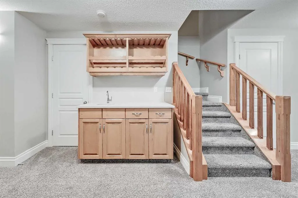 512 56 Avenue SW, #1