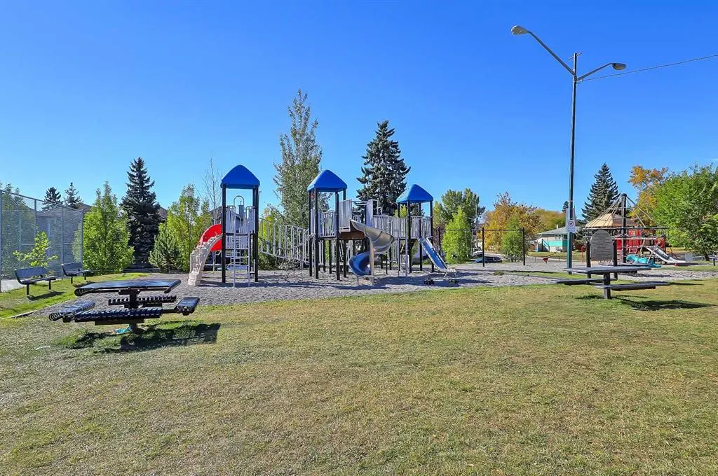 512 56 Avenue SW, #1