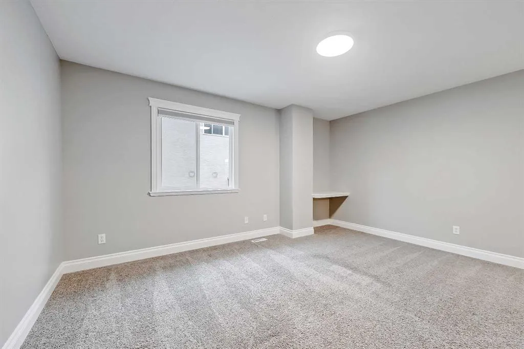 512 56 Avenue SW, #1