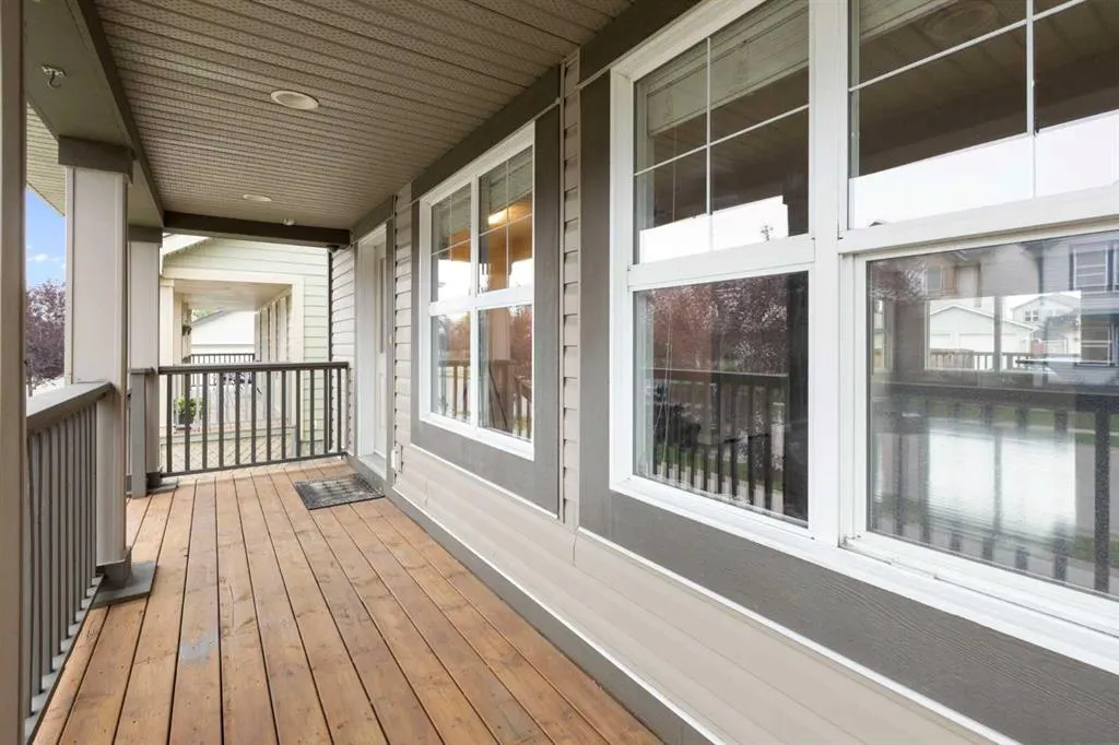 221 Prestwick Terrace SE