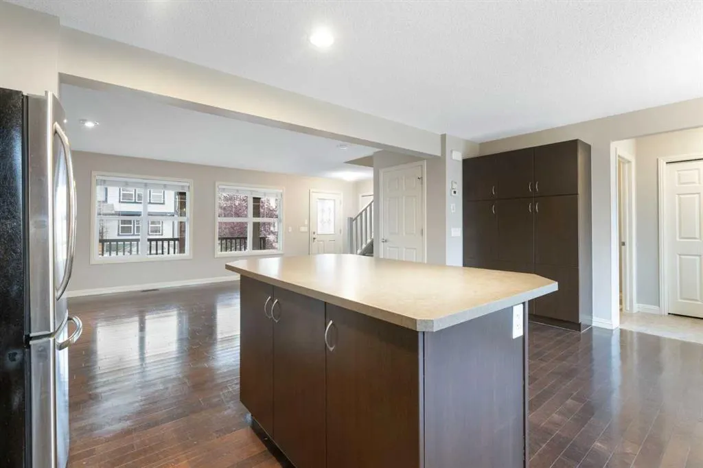 221 Prestwick Terrace SE