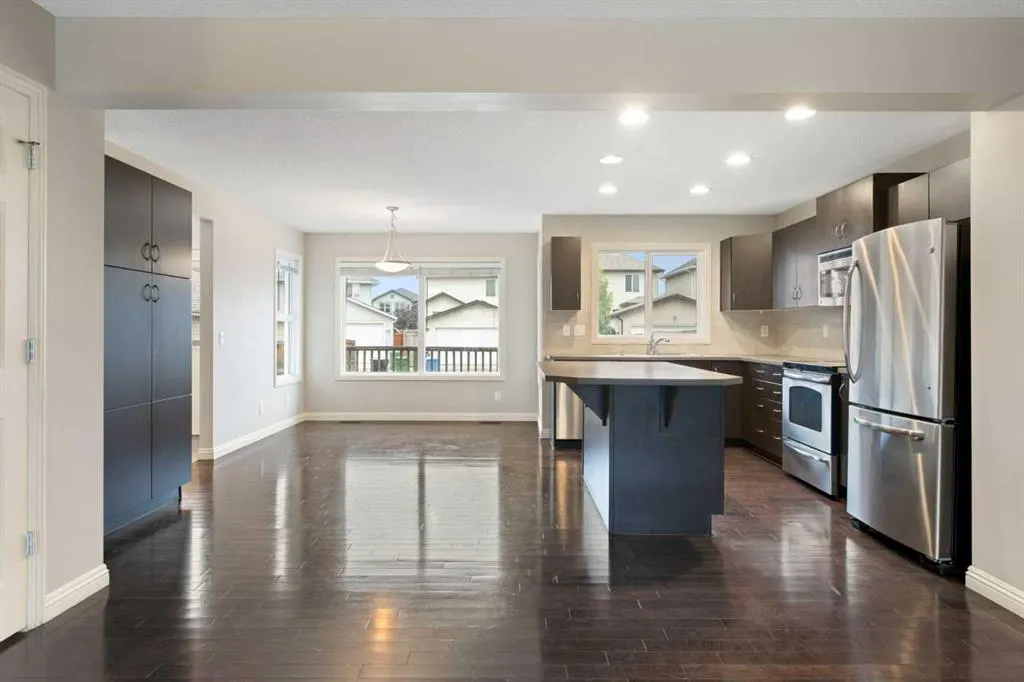 221 Prestwick Terrace SE