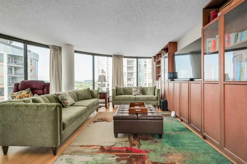 20 Coachway Road SW, #292