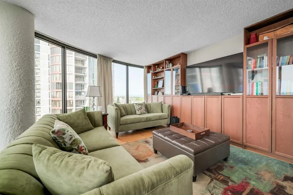 20 Coachway Road SW, #292