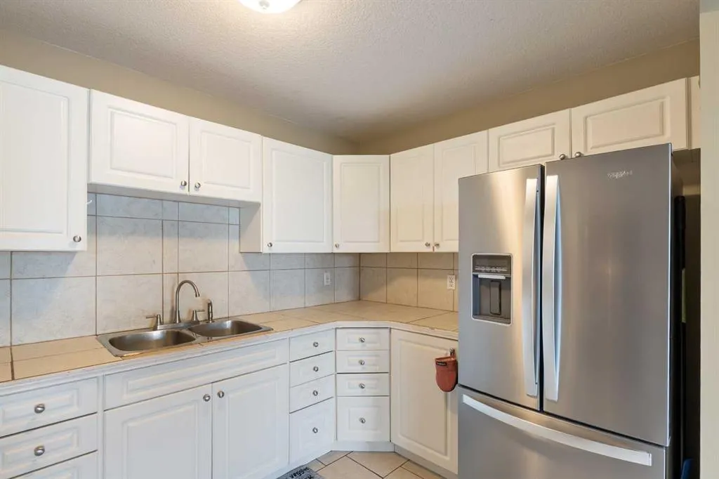 309 3 Avenue, #25