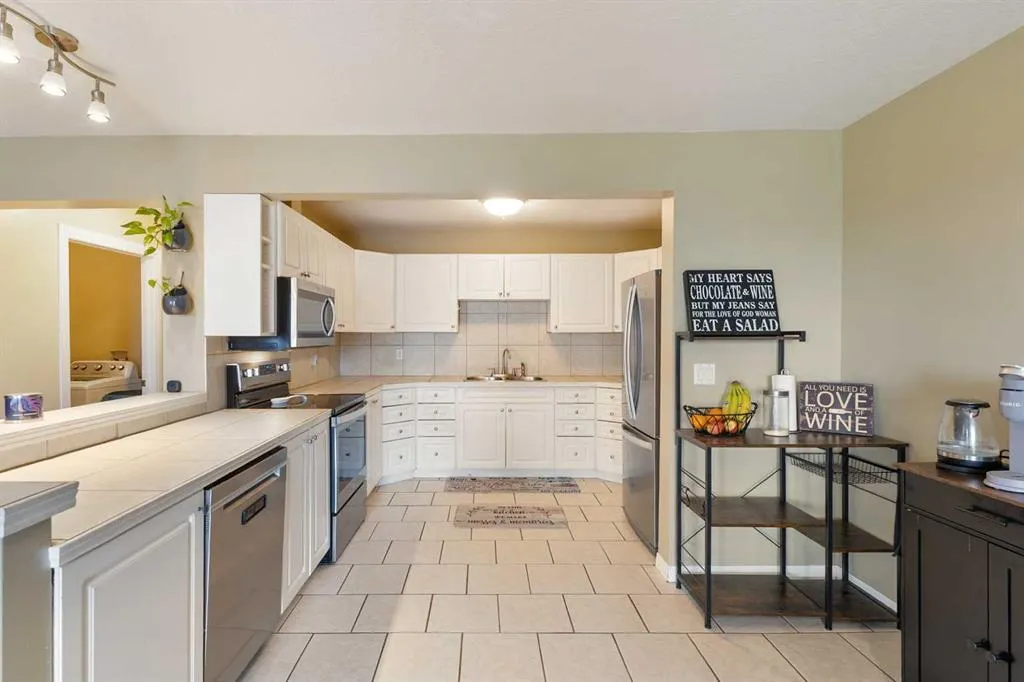 309 3 Avenue, #25