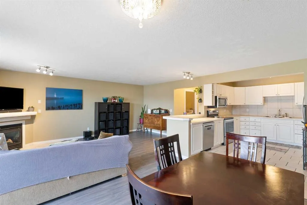 309 3 Avenue, #25