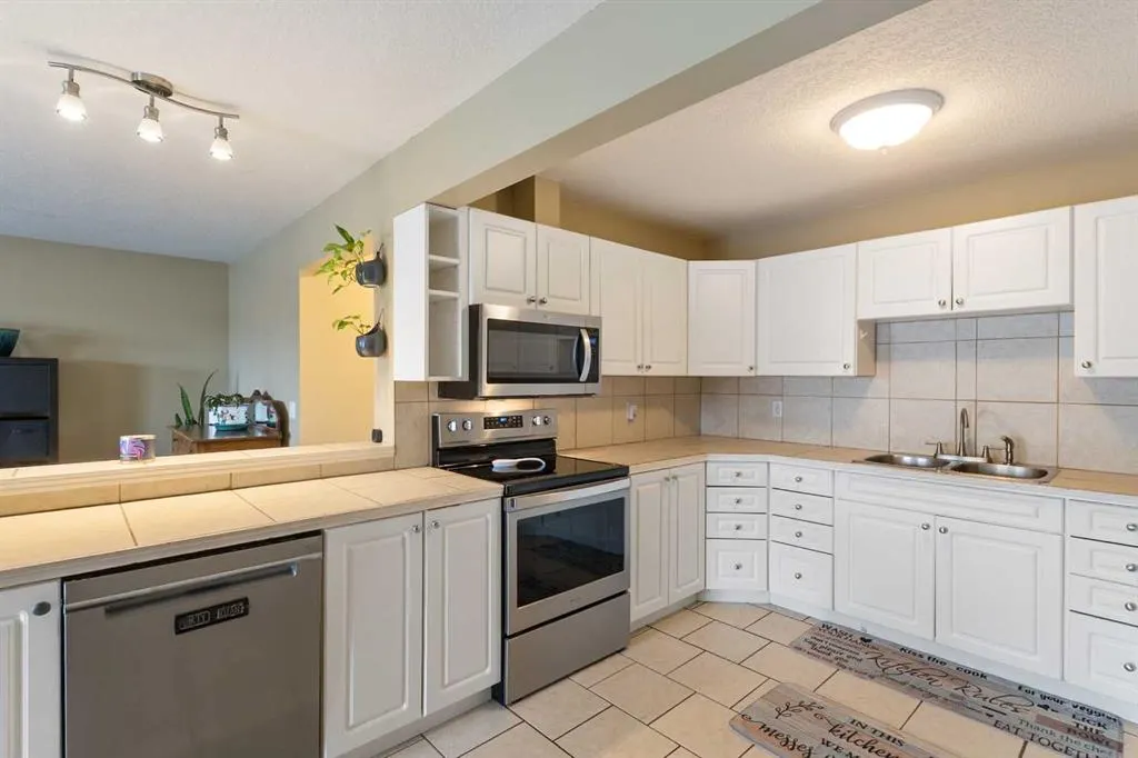 309 3 Avenue, #25