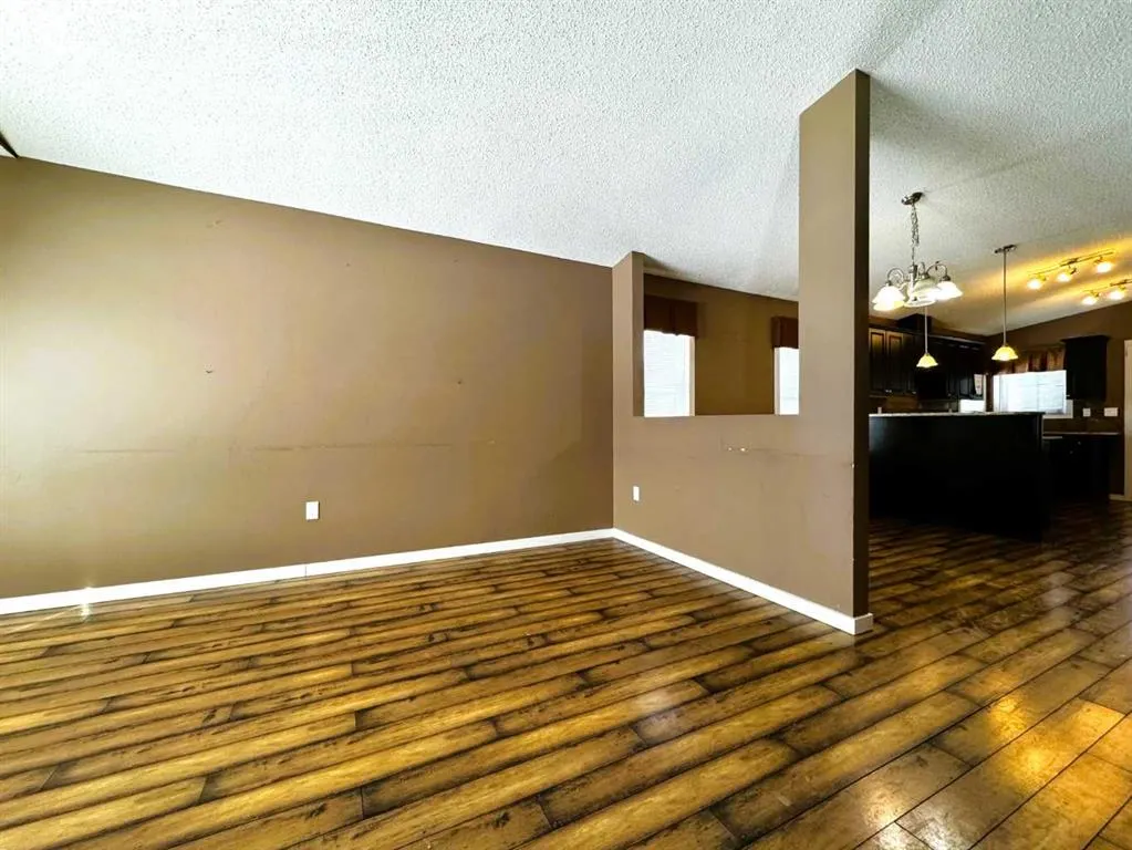 4320 Caribou Crescent