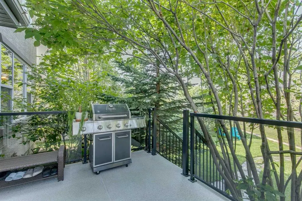 327 Cranleigh View SE