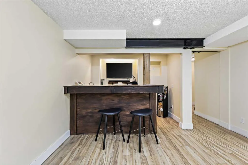 24 Westridge Drive SW