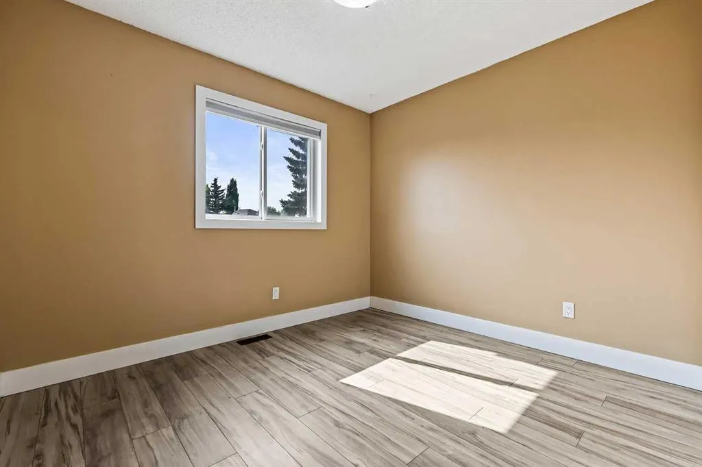 24 Westridge Drive SW