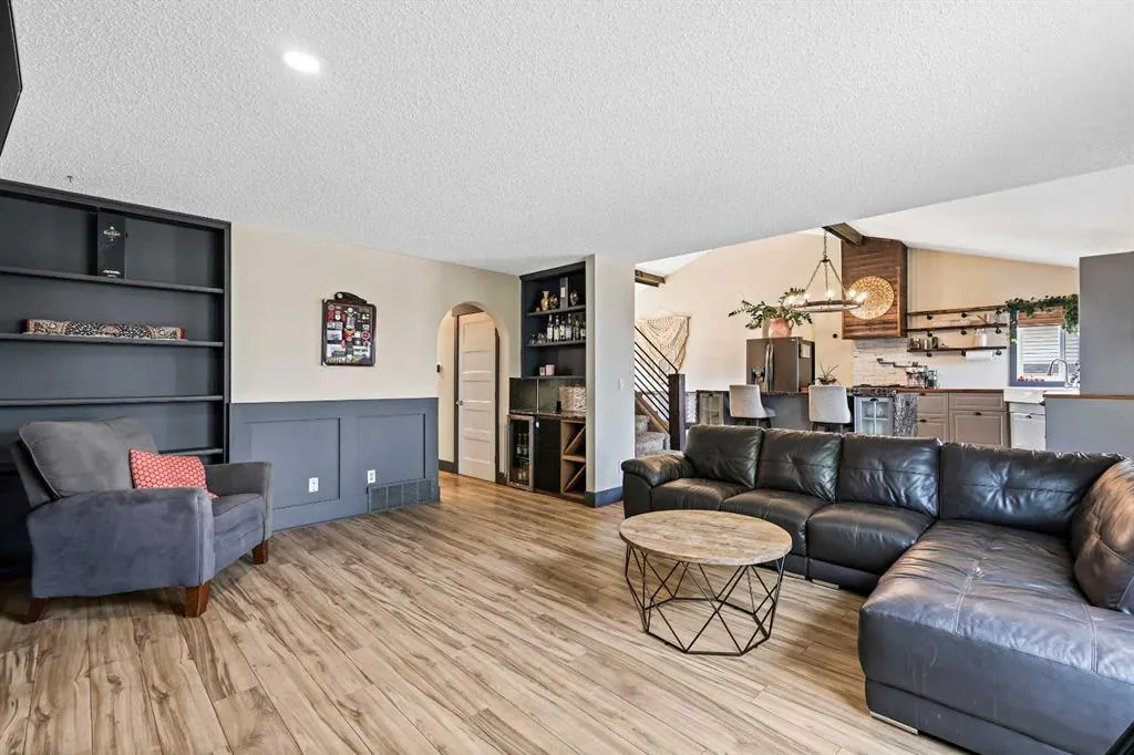 24 Westridge Drive SW