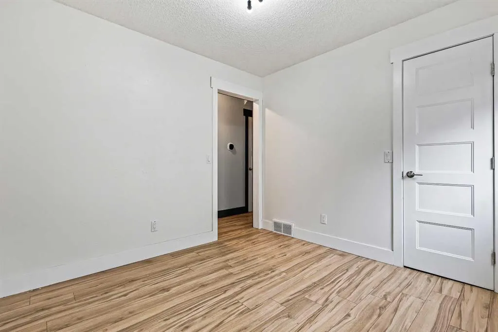 24 Westridge Drive SW
