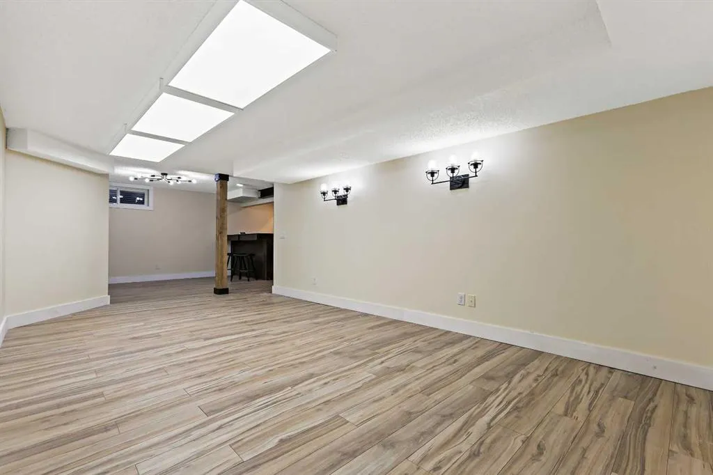 24 Westridge Drive SW