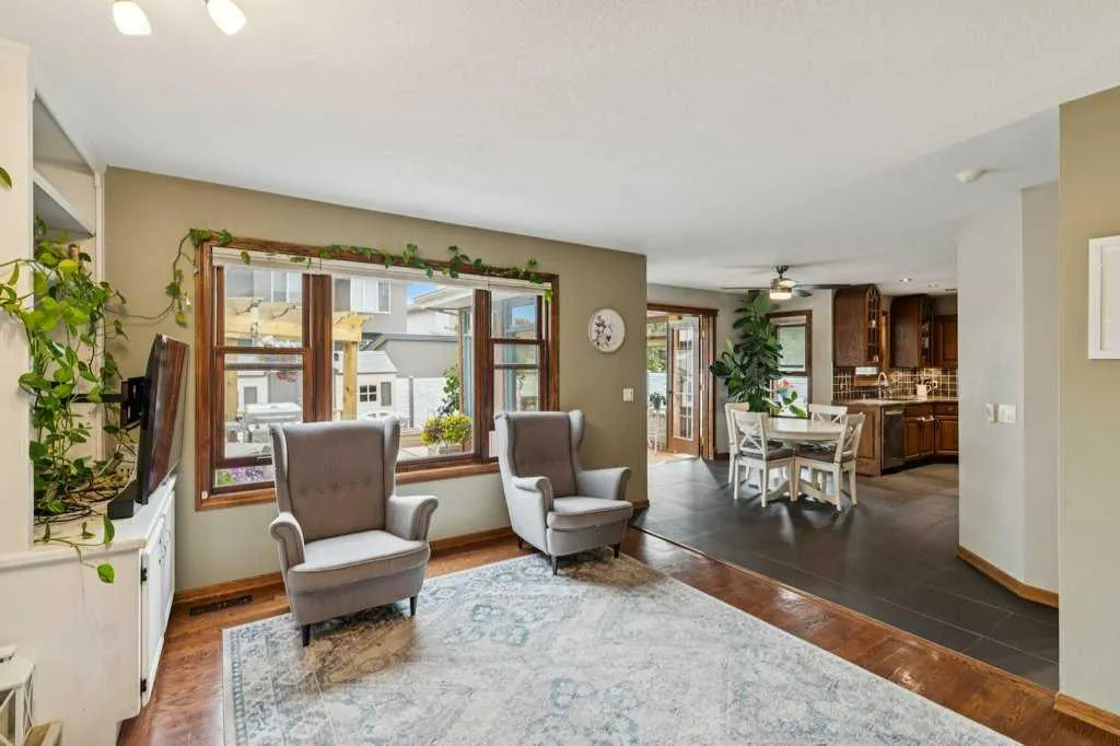 59 Sandringham Close NW