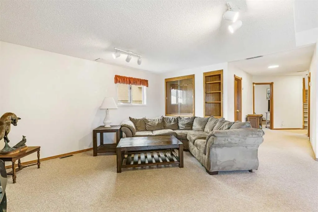 50 Millview Rise SW