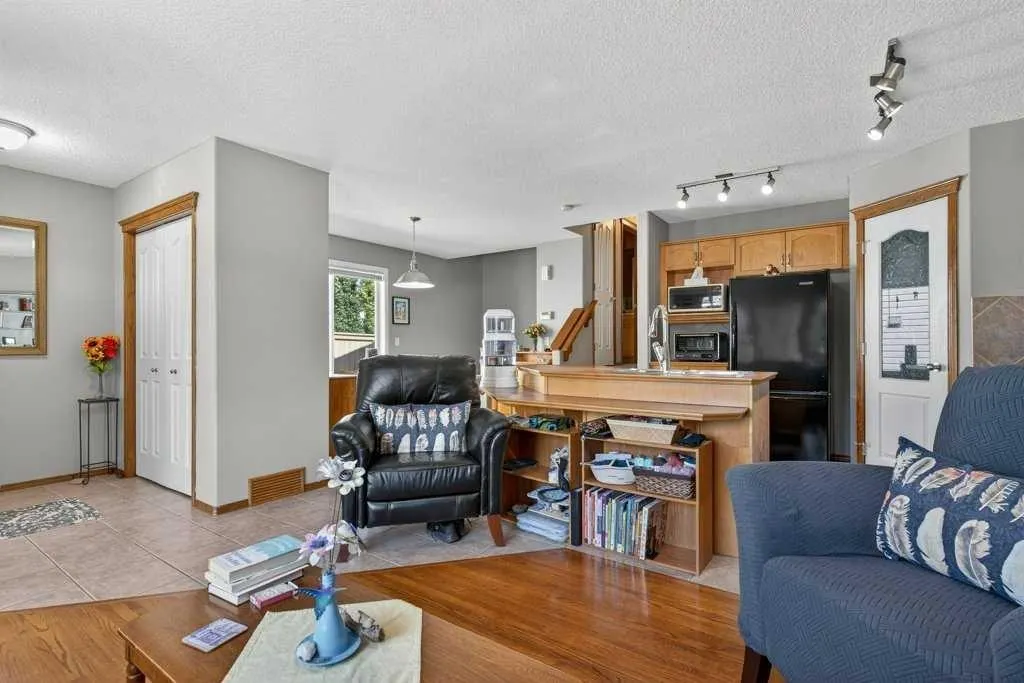 136 Hidden Hills Place NW