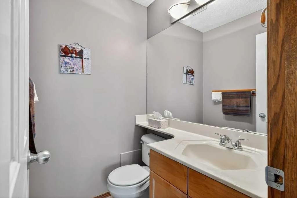 136 Hidden Hills Place NW