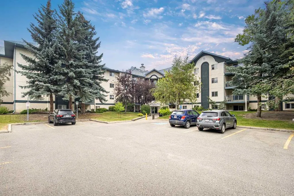 20 Dover Point SE, #110