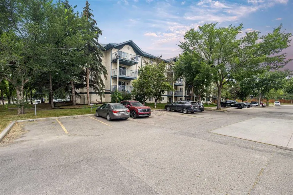 20 Dover Point SE, #110