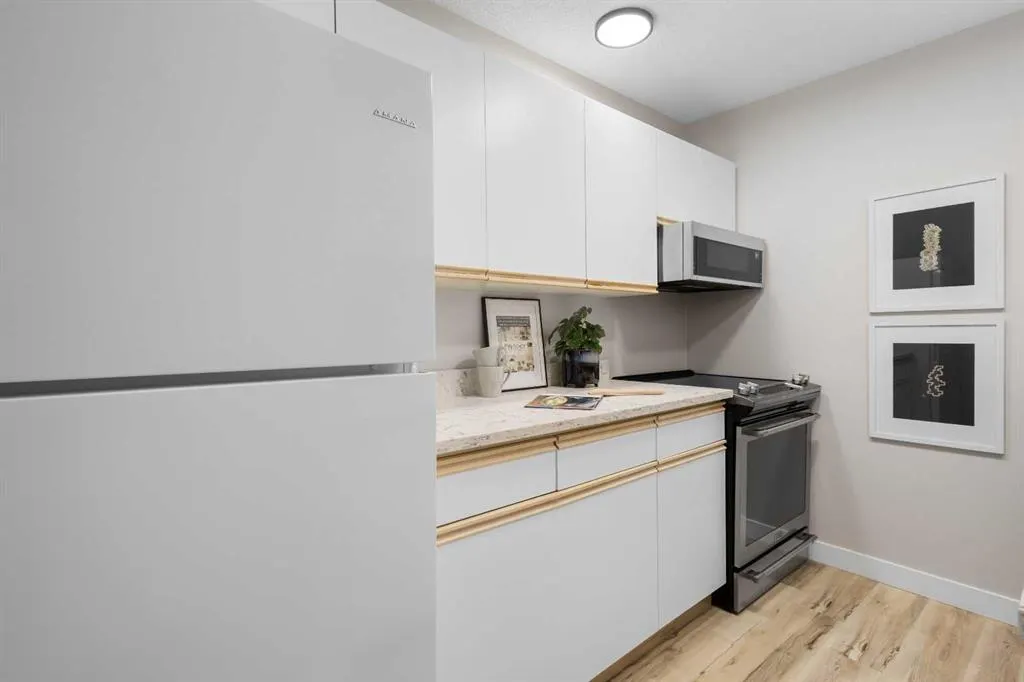 20 Dover Point SE, #110
