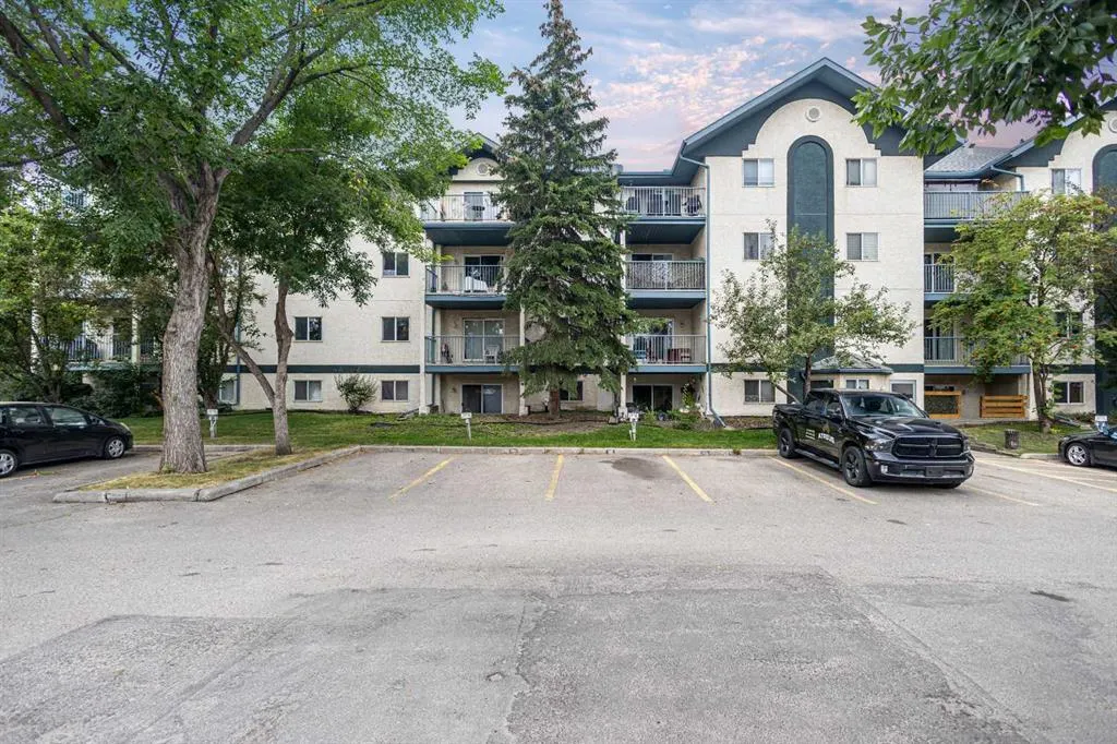 20 Dover Point SE, #110