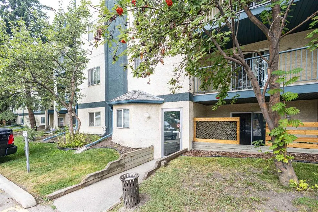 20 Dover Point SE, #110