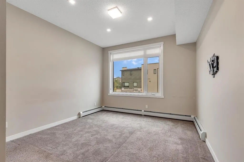 214 Sherwood Square NW, #116