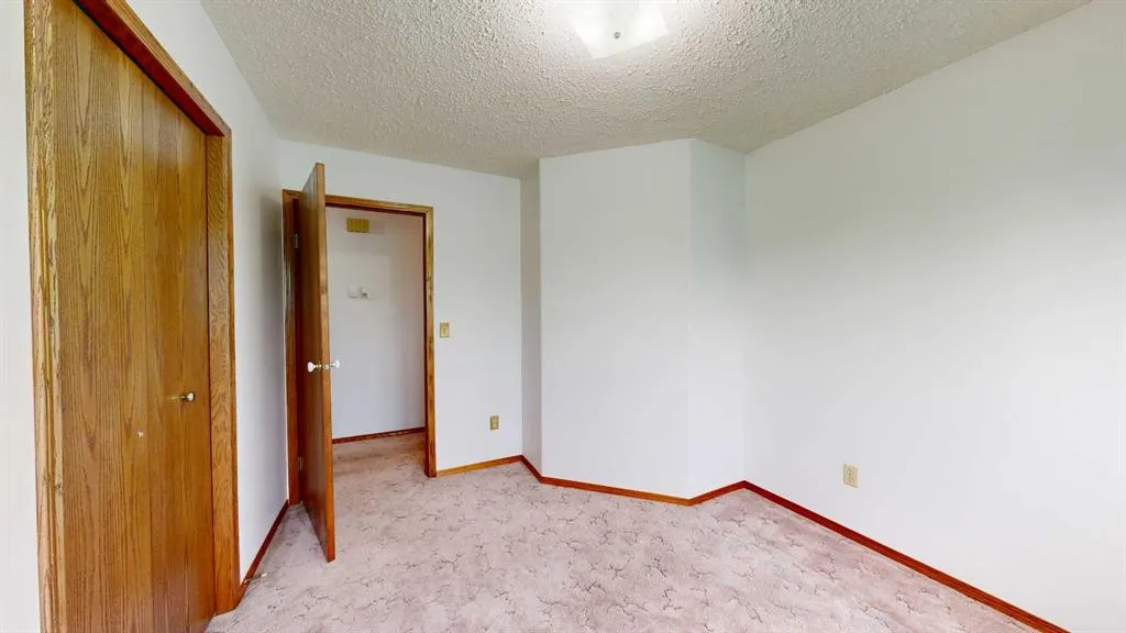 6208 Spruce Drive