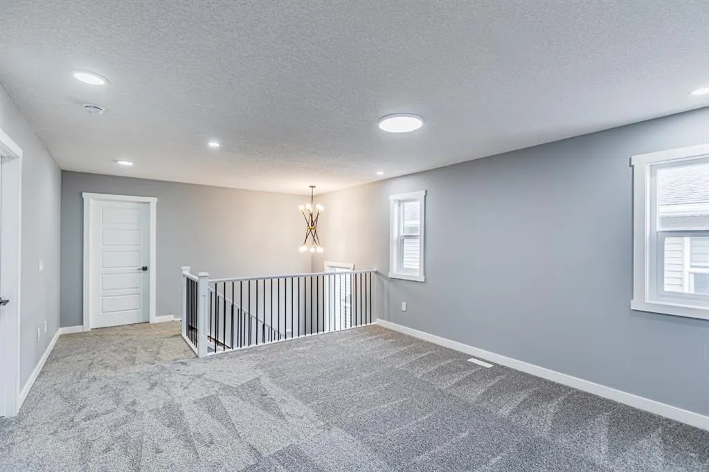 959 Corner Meadows Way NE