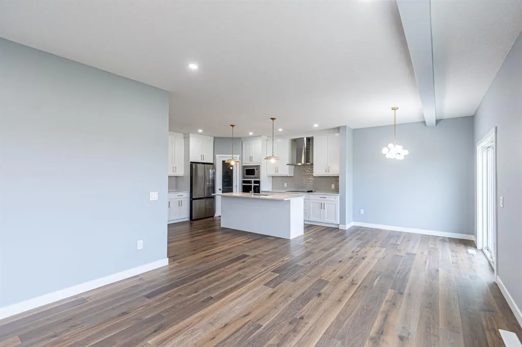 959 Corner Meadows Way NE