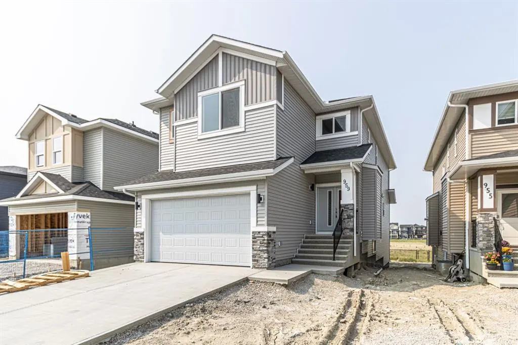 959 Corner Meadows Way NE