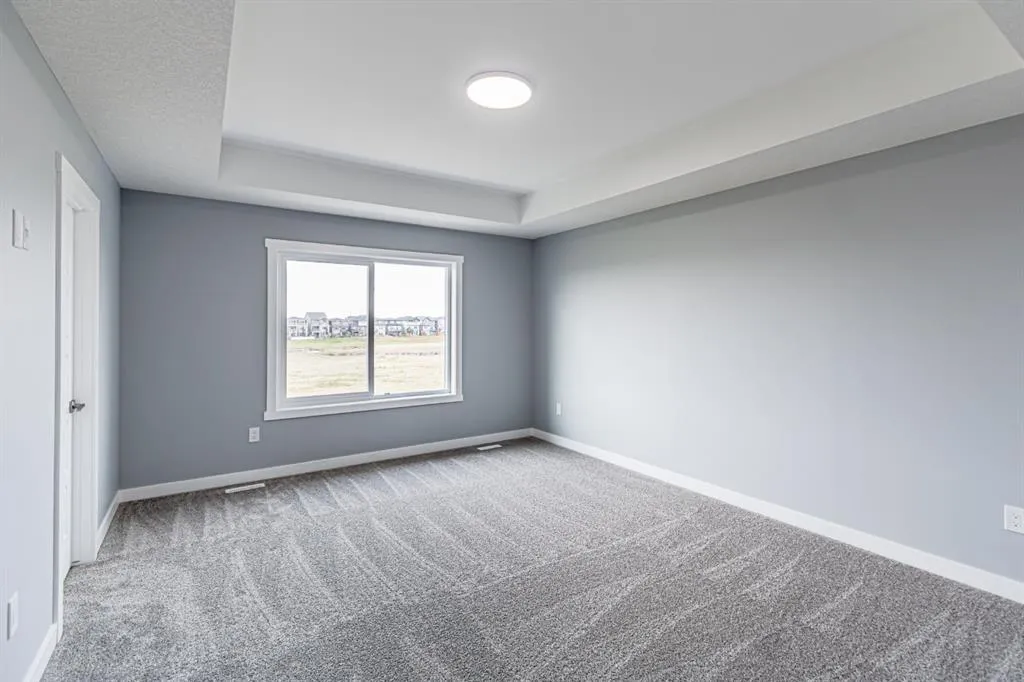 959 Corner Meadows Way NE