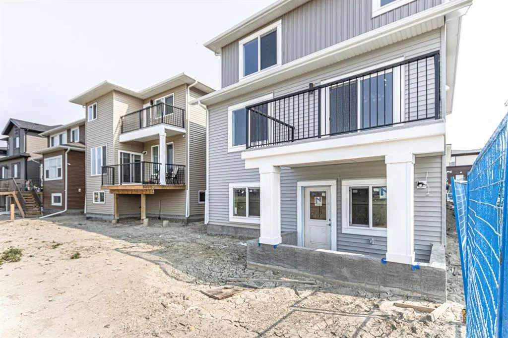 959 Corner Meadows Way NE