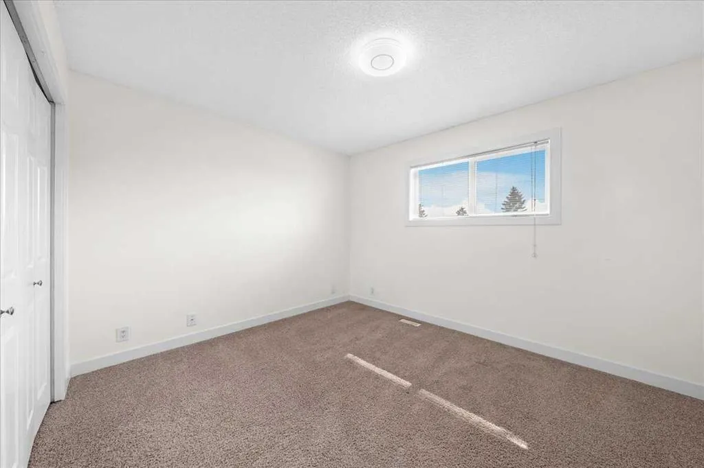 61 Falmere Way NE