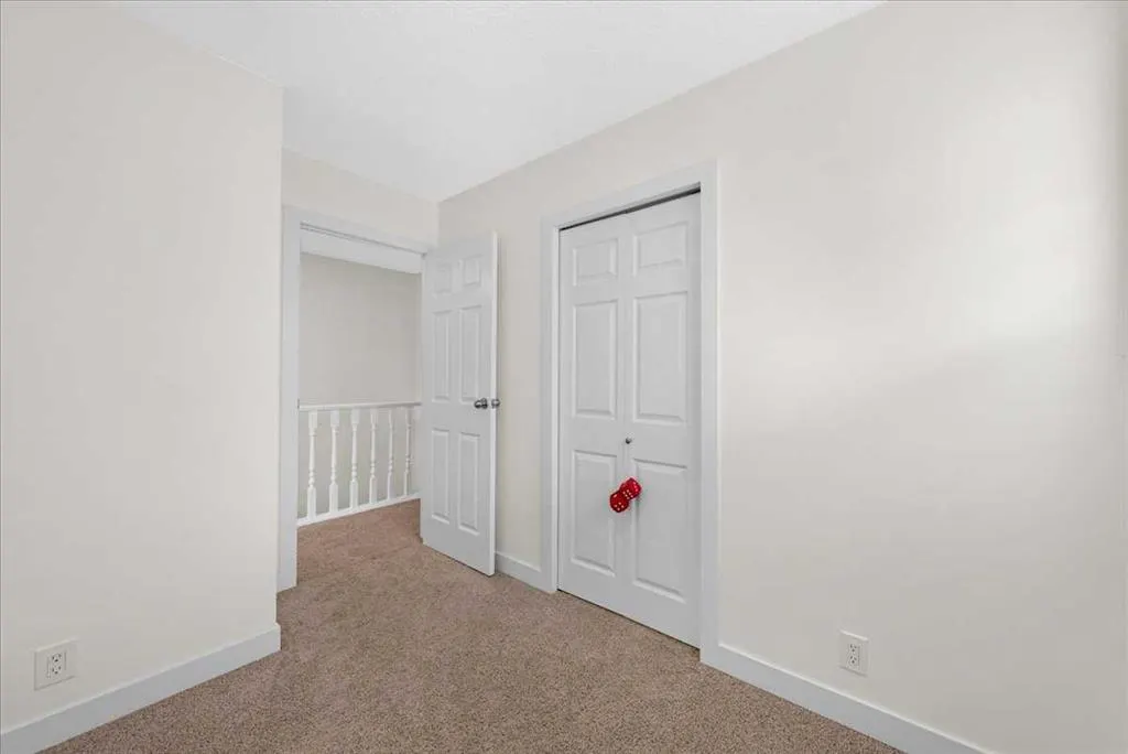 61 Falmere Way NE