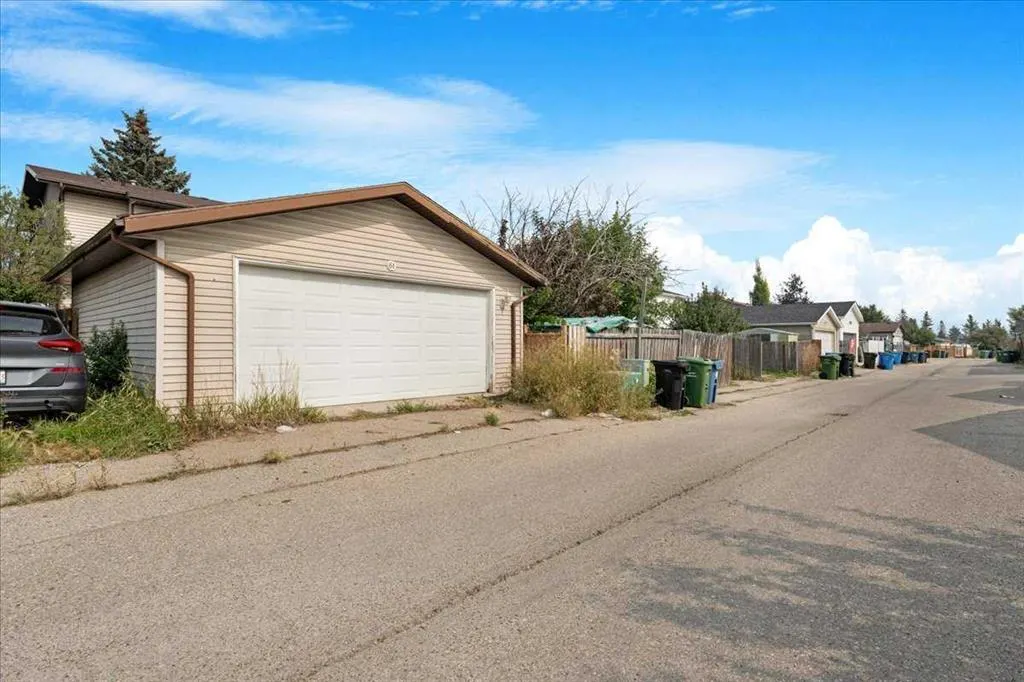 61 Falmere Way NE