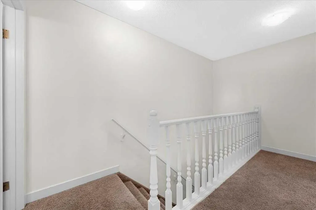 61 Falmere Way NE