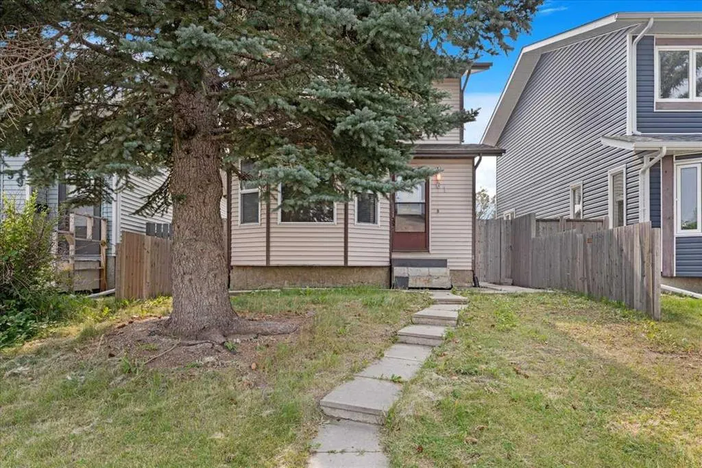 61 Falmere Way NE