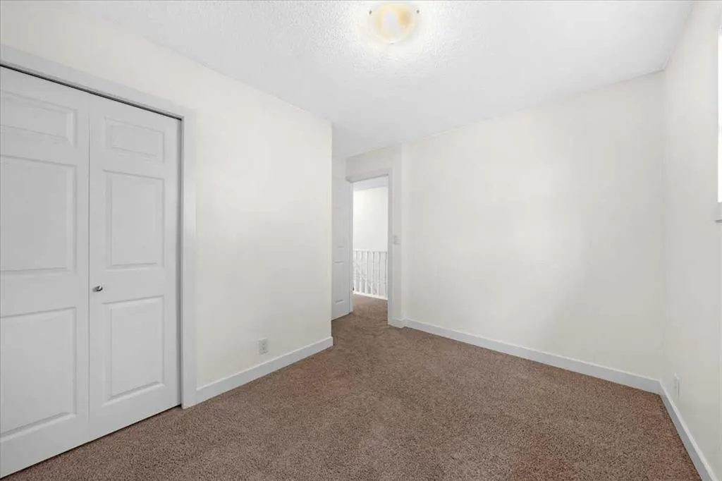 61 Falmere Way NE