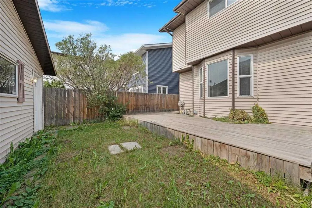 61 Falmere Way NE