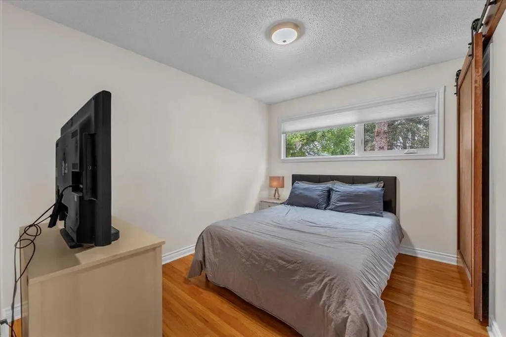 85 Warwick Drive SW
